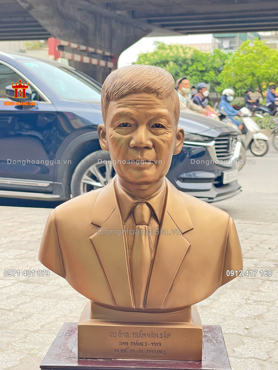 Sản phẩm tượng truyền thần được đúc hoàn thiện bằng đồng đỏ